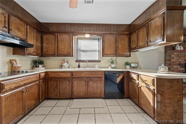 3133 Woodside, Ardmore, OK 73401