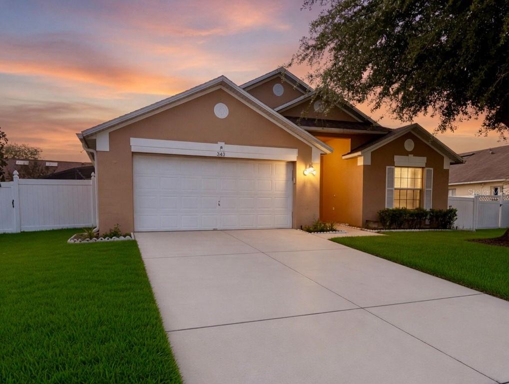 Image 2 of property listing at 343 LYTTON CIRCLE, Orlando, FL 32824