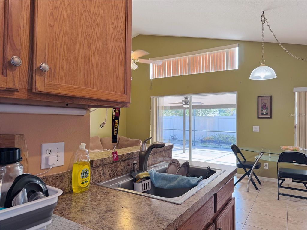 Image 14 of property listing at 343 LYTTON CIRCLE, Orlando, FL 32824