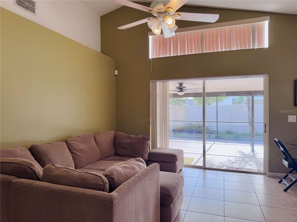 Image 22 of property listing at 343 LYTTON CIRCLE, Orlando, FL 32824