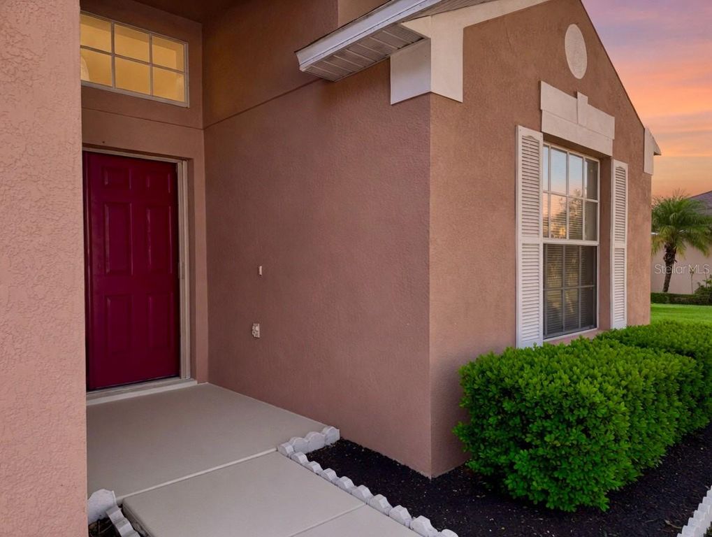Image 7 of property listing at 343 LYTTON CIRCLE, Orlando, FL 32824