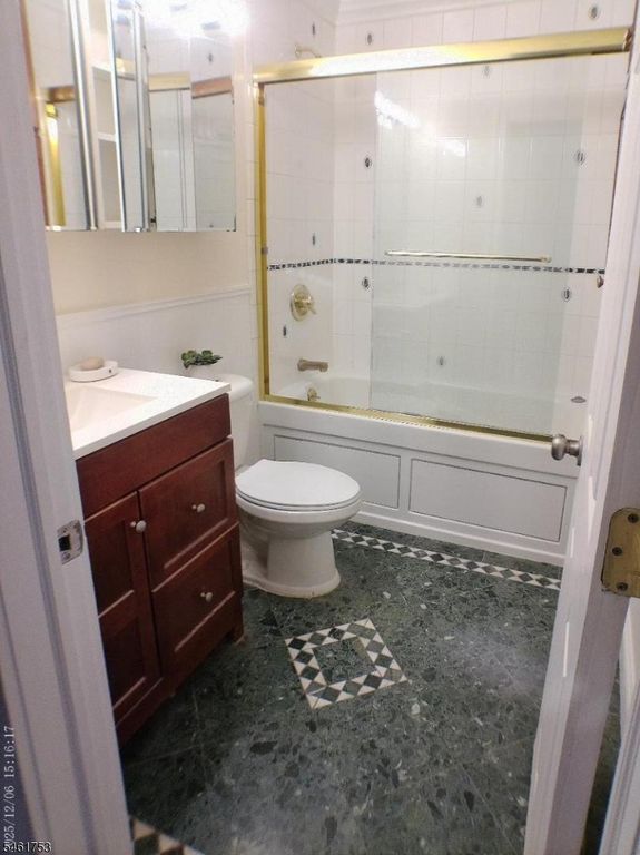 321 Walnut St, Newark City, NJ 07105 — photo 3
