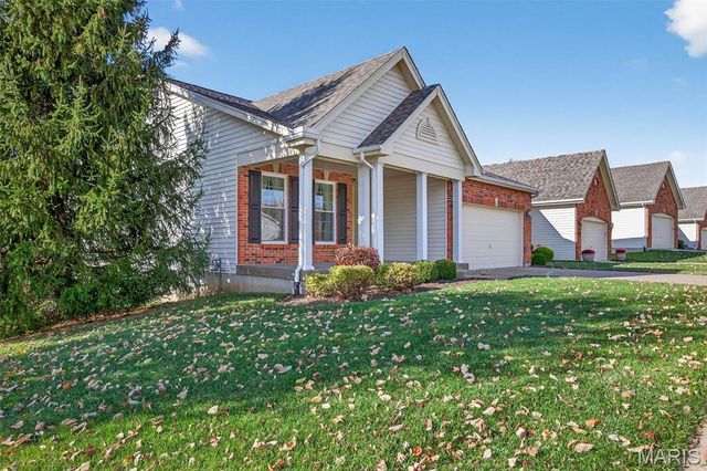 14734 Ladue Bluffs Crossing Drive, Chesterfield, MO 63017