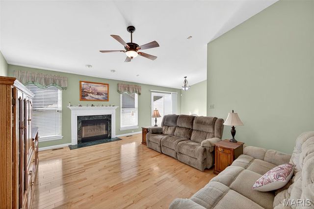 14734 Ladue Bluffs Crossing Drive, Chesterfield, MO 63017