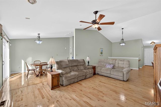 14734 Ladue Bluffs Crossing Drive, Chesterfield, MO 63017