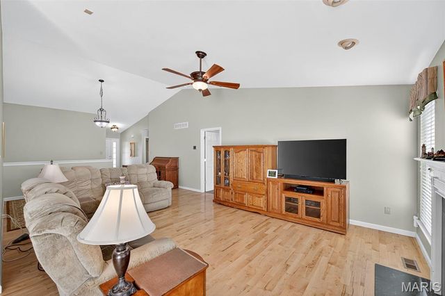 14734 Ladue Bluffs Crossing Drive, Chesterfield, MO 63017