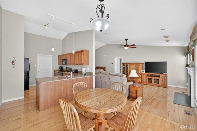 14734 Ladue Bluffs Crossing Drive, Chesterfield, MO 63017