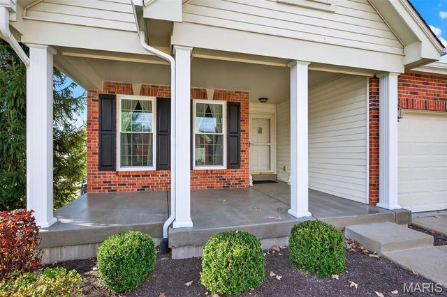 14734 Ladue Bluffs Crossing Drive, Chesterfield, MO 63017