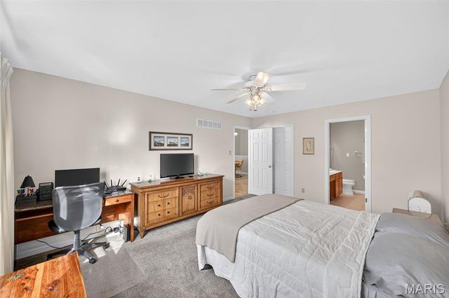 14734 Ladue Bluffs Crossing Drive, Chesterfield, MO 63017