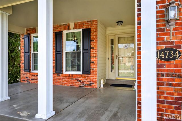 14734 Ladue Bluffs Crossing Drive, Chesterfield, MO 63017