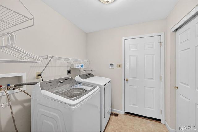 14734 Ladue Bluffs Crossing Drive, Chesterfield, MO 63017