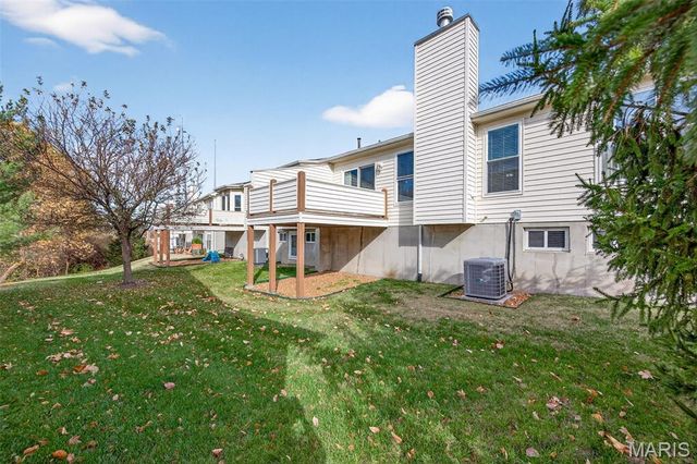 14734 Ladue Bluffs Crossing Drive, Chesterfield, MO 63017