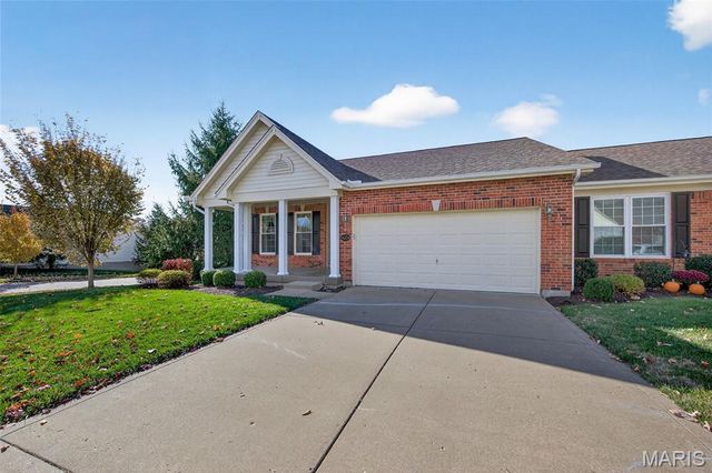 14734 Ladue Bluffs Crossing Drive, Chesterfield, MO 63017