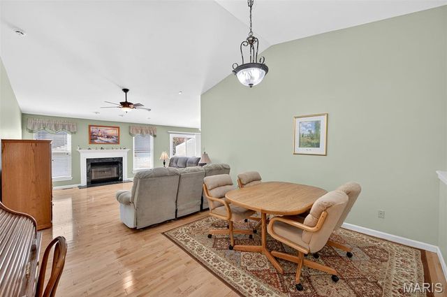 14734 Ladue Bluffs Crossing Drive, Chesterfield, MO 63017