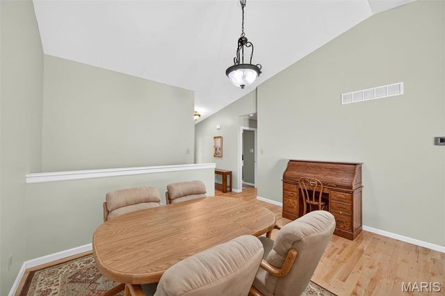 14734 Ladue Bluffs Crossing Drive, Chesterfield, MO 63017