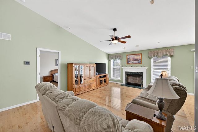 14734 Ladue Bluffs Crossing Drive, Chesterfield, MO 63017