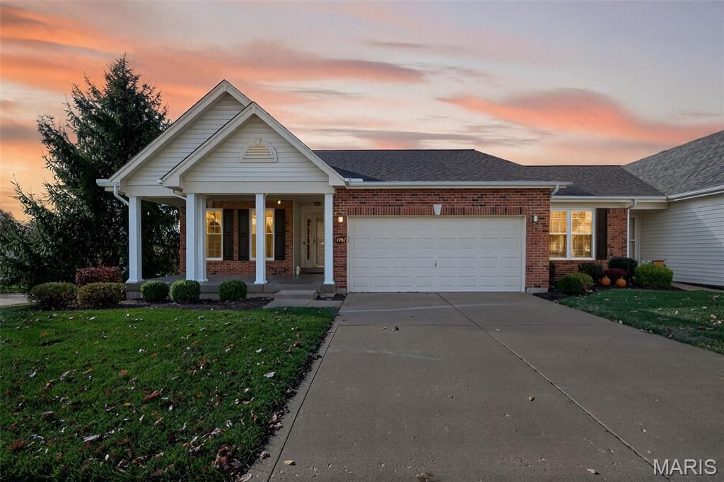 14734 Ladue Bluffs Crossing Drive, Chesterfield, MO 63017