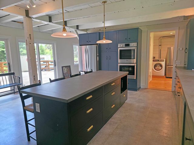 53 Hickory Ridge Road South, Putney, VT 05346