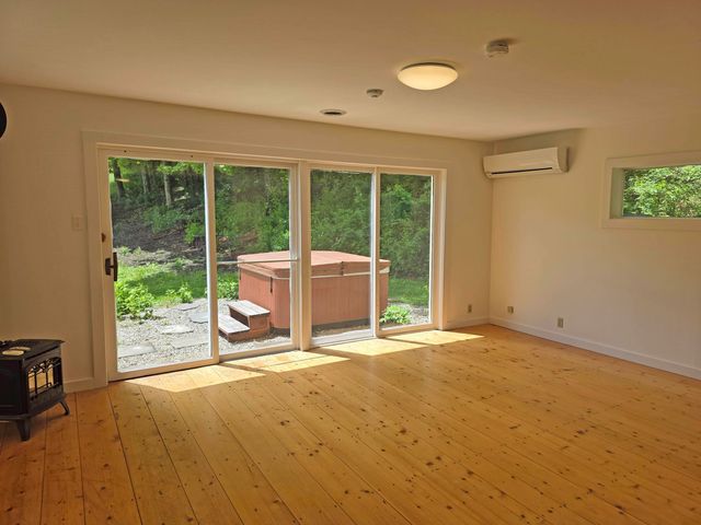 53 Hickory Ridge Road South, Putney, VT 05346