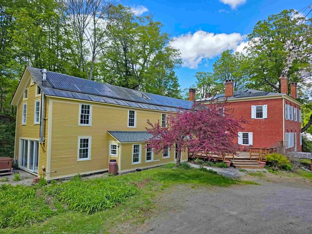 53 Hickory Ridge Road South, Putney, VT 05346