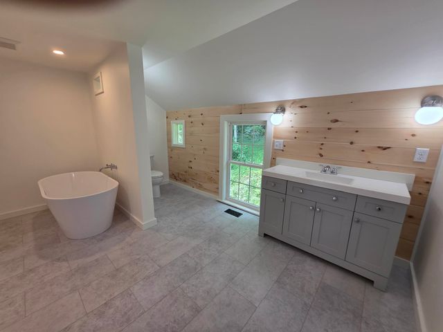 53 Hickory Ridge Road South, Putney, VT 05346