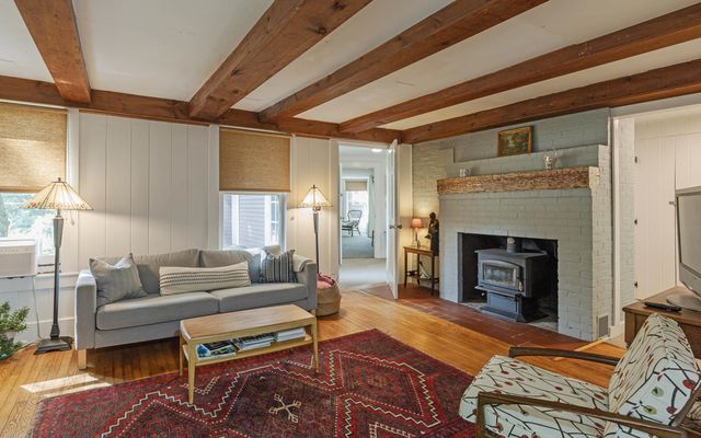 53 Hickory Ridge Road South, Putney, VT 05346