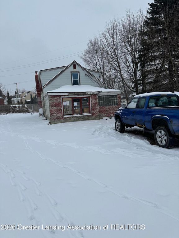 2112 N High Street, Lansing, MI 48906