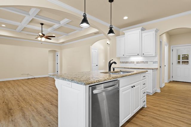 118 Kallan Rd, Diana, TX 75640
