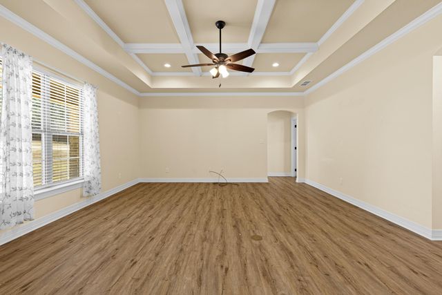 118 Kallan Rd, Diana, TX 75640