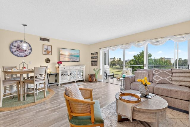 4240 IRONWOOD CIRCLE 302A, Bradenton, FL 34209