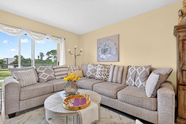4240 IRONWOOD CIRCLE 302A, Bradenton, FL 34209