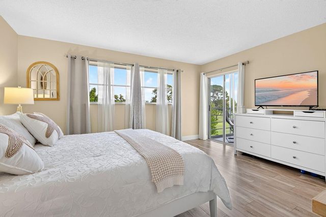 4240 IRONWOOD CIRCLE 302A, Bradenton, FL 34209