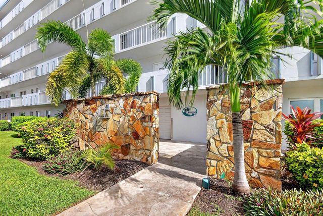 4240 IRONWOOD CIRCLE 302A, Bradenton, FL 34209