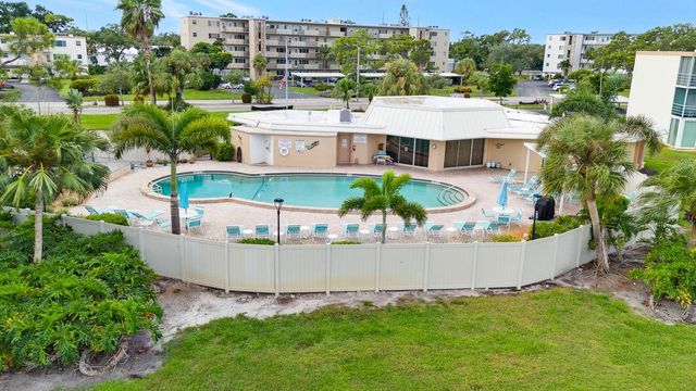 4240 IRONWOOD CIRCLE 302A, Bradenton, FL 34209