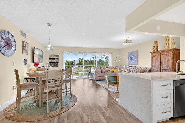 4240 IRONWOOD CIRCLE 302A, Bradenton, FL 34209