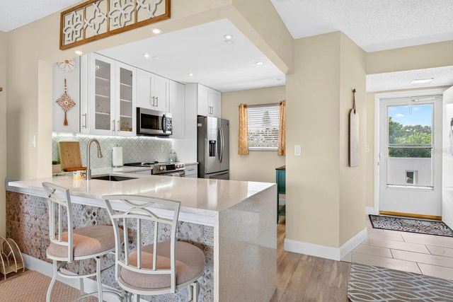 4240 IRONWOOD CIRCLE 302A, Bradenton, FL 34209