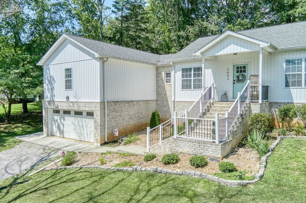 2643 Cloverdale Dr, Cookeville, TN 38506