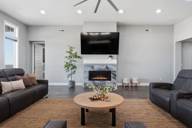 89050 E Calico Road, Kennewick, WA 99338