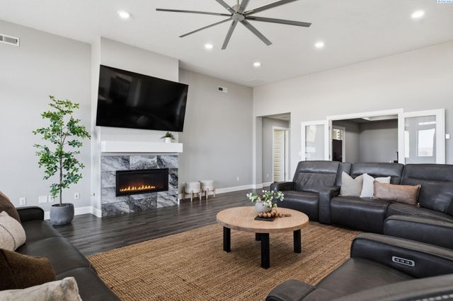 89050 E Calico Road, Kennewick, WA 99338