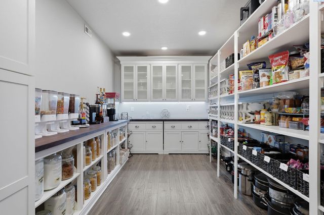 89050 E Calico Road, Kennewick, WA 99338