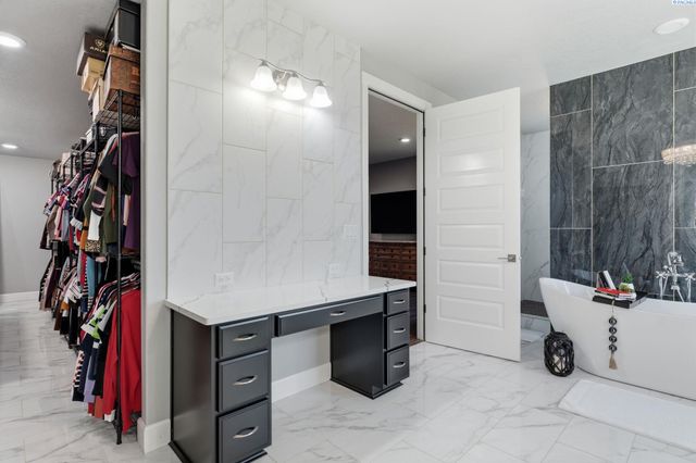 89050 E Calico Road, Kennewick, WA 99338