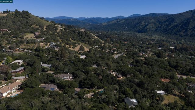 12 Marquard Rd, Carmel Valley, CA 93924