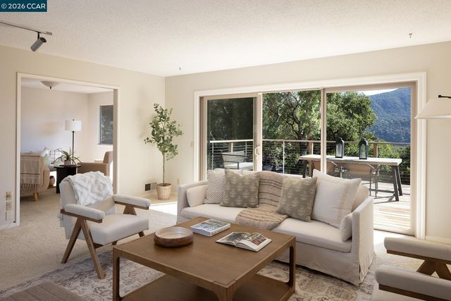 12 Marquard Rd, Carmel Valley, CA 93924