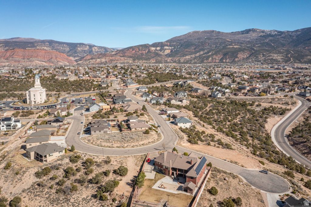 Image 16 of property listing at 2583 W Carmel Canyon Dr Unit 6, Cedar City, UT 84720