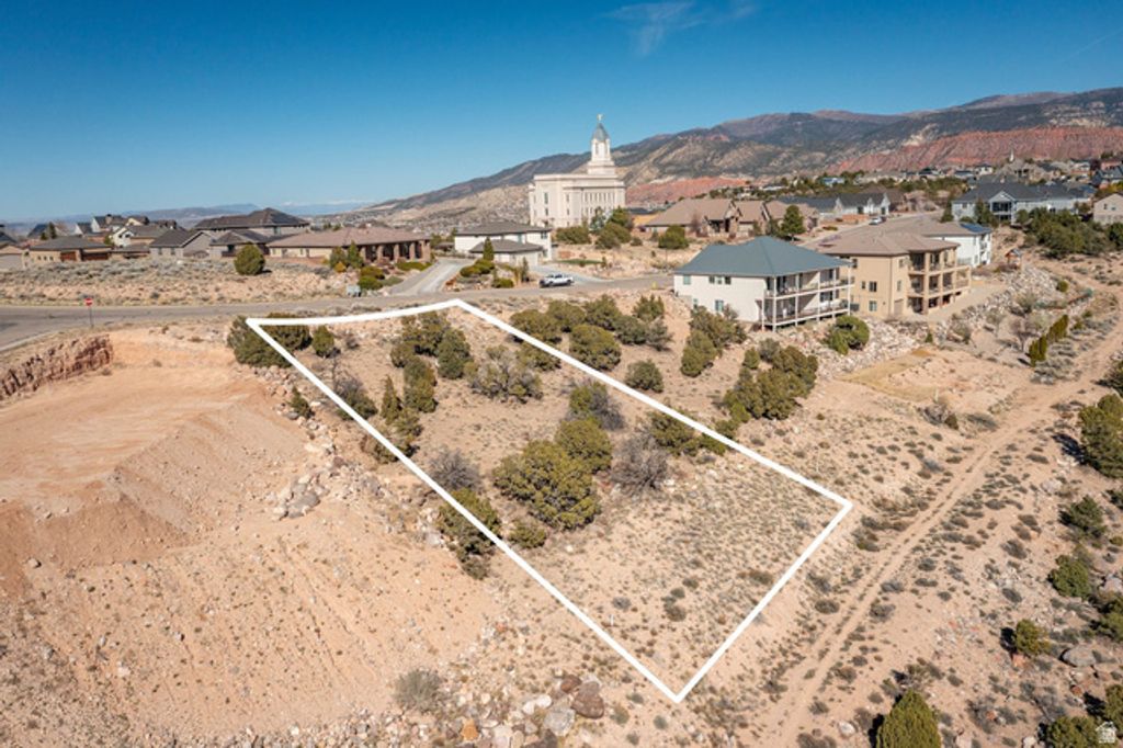 Image 3 of property listing at 2583 W Carmel Canyon Dr Unit 6, Cedar City, UT 84720