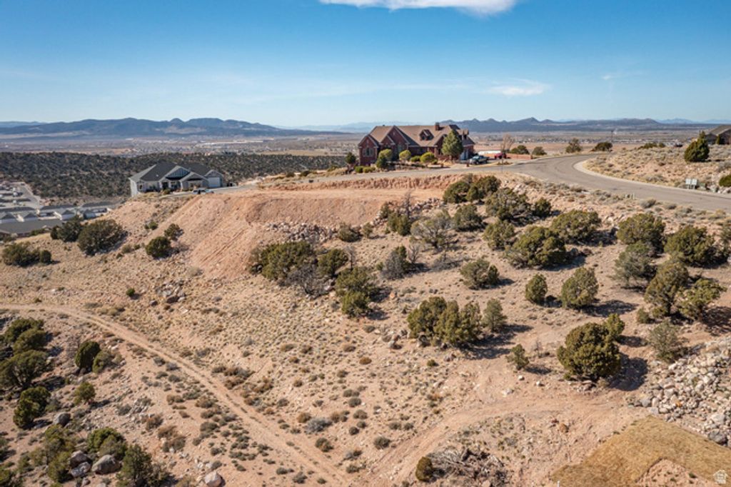 Image 21 of property listing at 2583 W Carmel Canyon Dr Unit 6, Cedar City, UT 84720