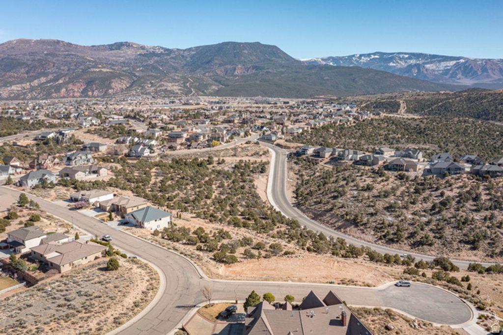 Image 25 of property listing at 2583 W Carmel Canyon Dr Unit 6, Cedar City, UT 84720