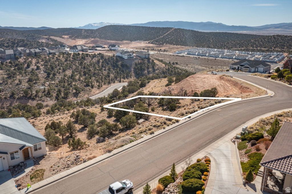 Image 5 of property listing at 2583 W Carmel Canyon Dr Unit 6, Cedar City, UT 84720