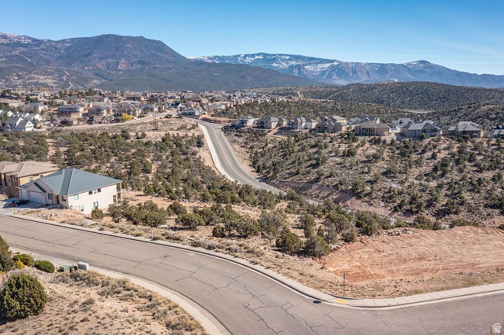 Image 8 of property listing at 2583 W Carmel Canyon Dr Unit 6, Cedar City, UT 84720