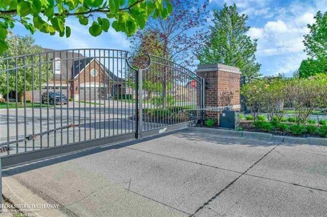 21186 Lilac Lane, Clinton Twp, MI 48036